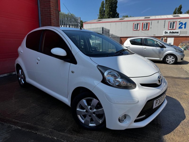 TOYOTA AYGO 1.0 VVT-i Fire Euro 5 5dr